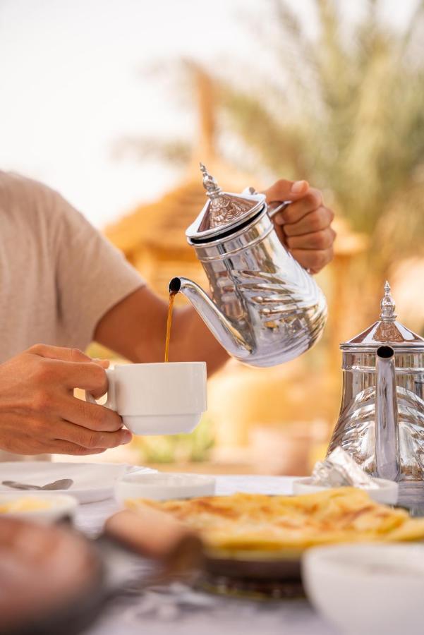 Riadsuerteloca Merzouga Hassilabied Exterior foto Arabic coffee